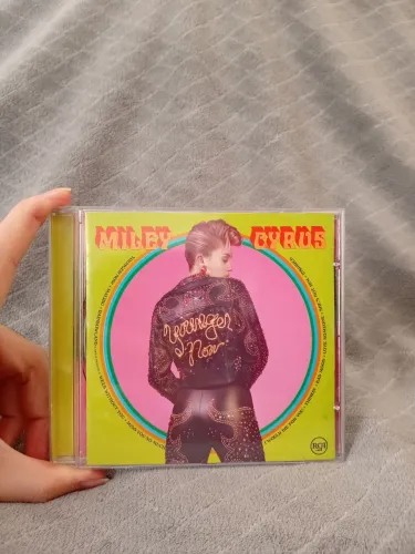 CD Miley Cyrus - Younger Now