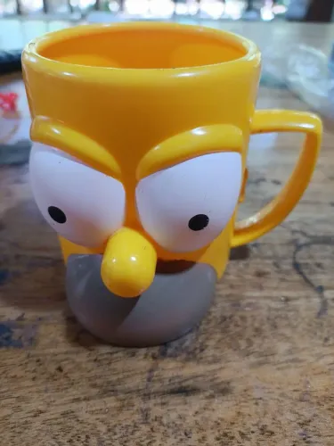 Caneca Homer Simpsons importada.