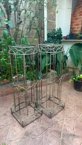 Colunas de ferro para decoração de festas
