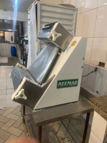 Abridora de massa reemaq nova só hoje 6900