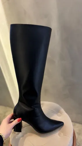 Bota nova de salto 37