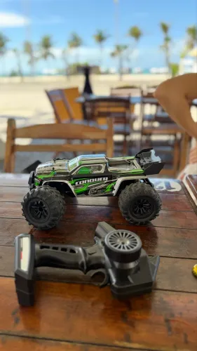 Carro de controle remoto 4x4 velocidade 50km