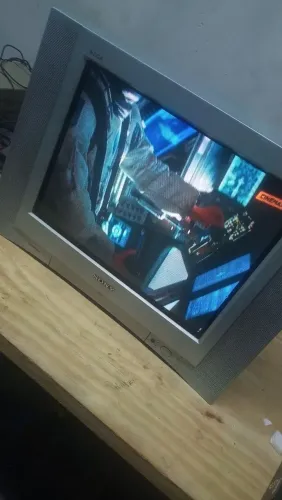 Televisão de tubo Sony wega trinitron
