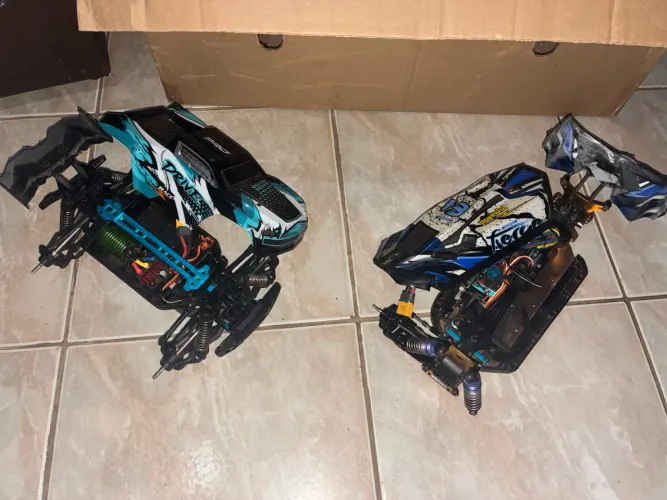 Vendo carros de controle remoto pra adultos 
