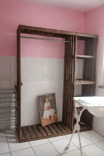 Arara de guarda roupa