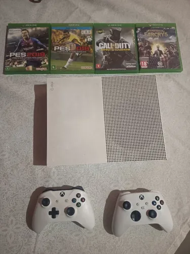 Xbox One S 2 controles+ 4 Jogos