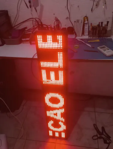 painel letreiro digital de LED programável