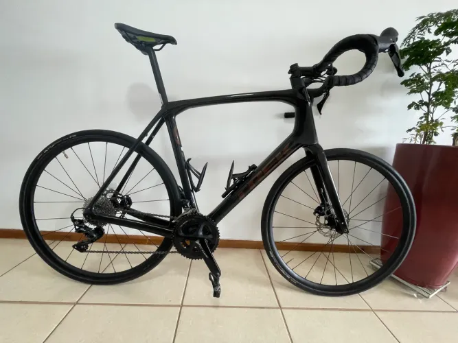 Trek Domane - Tamanho 62 - Shimano 105