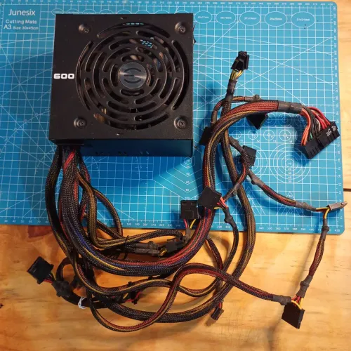 Fonte EVGA 600W 80 Plus White