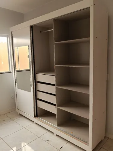 Guarda roupas e painel super barato