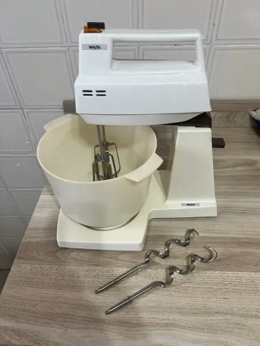 BATEDEIRA WALITA CANDY ANOS 70 220 V FUNCIONANDO PERFEITAMENTE