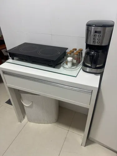 Escrivaninha/ mesa multiuso