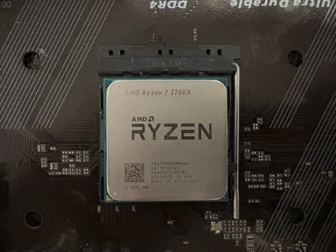 Ryzen 7 2700x (usado)