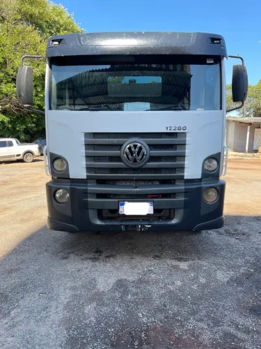 VENDO CAMINHÃO TRUCK COM PLATAFORMA!!