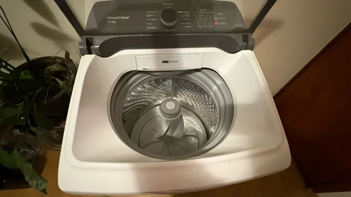 Máquina de lavar Brastemp 14kg (apenas um ano e meio de uso)