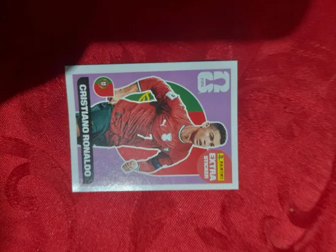 Figurinha legend do Cristiano Ronaldo (extra sticker) roxa