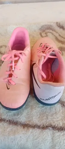 Chuteira futsal Nike Phantom número 33