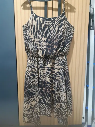 Vestido novo  usei uma vez e guadei  n. 40 vestido M