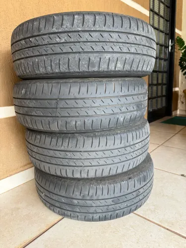 04 pneus Bridgestone 185 60 15