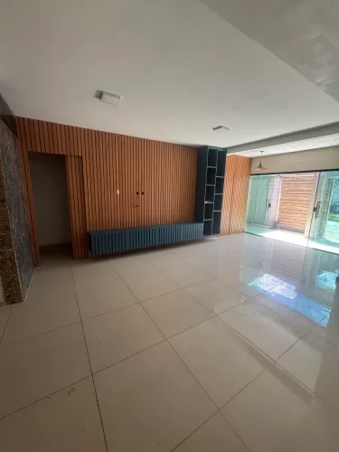 # Casa 3/4 com suite.