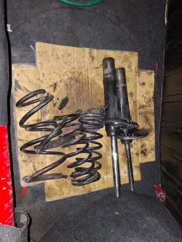 Vendo suspensão fixa gol g5,g6, entre outros.