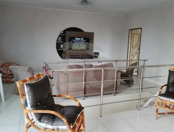 Casa com Piscina e 4/4 no Loteamento Paraíso do Sul no Santa Maria