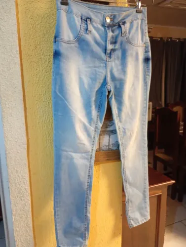 Calça jeans feminina com lycra e cós alto 42