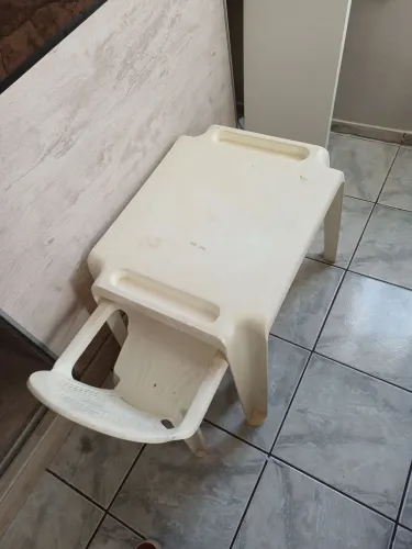 Mesa e cadeira infantil