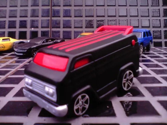 MINIATURA PANEL VAM - ALUSÃO ESQUADRÃO CLASSE A GMC VANDURA 1/64 MAISTO