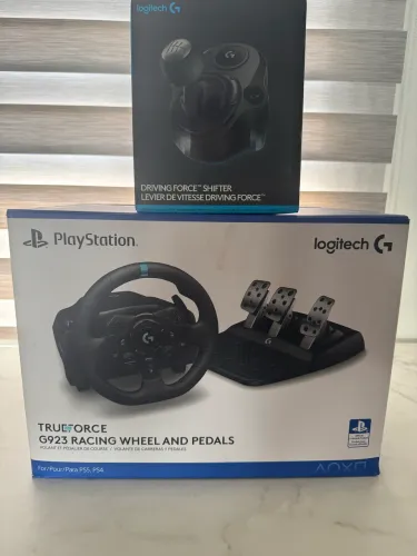 Kit Volante Logitech G923 PlayStation e PC + marcha Logitech + suporte