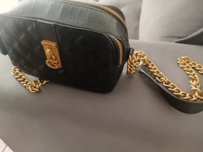 Bolsa guess semi nova, chamar no whatsapp *