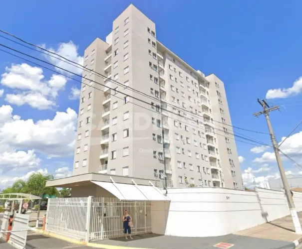 Apartamento para Locação no Jardim Nova Europa em Campinas - 2 Dormitórios, Varanda e Laze