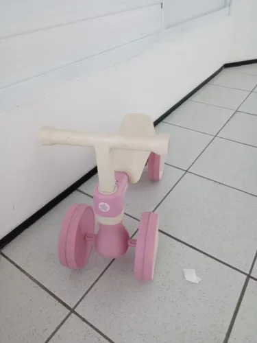 Bicicleta de equilíbrio,  novinha