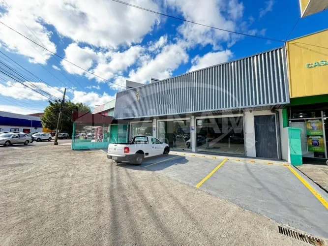Loja com 300², 4 Vagas, no Bairro São Sebastião