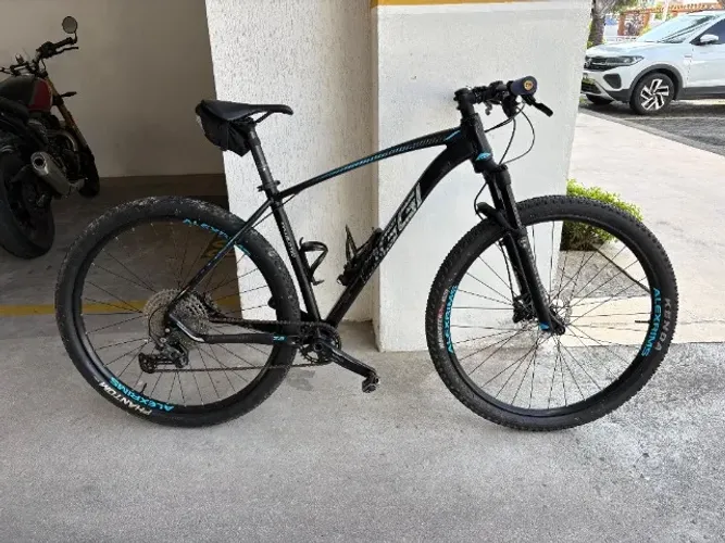 Bicicleta Mountain Bike Oggi 7.3