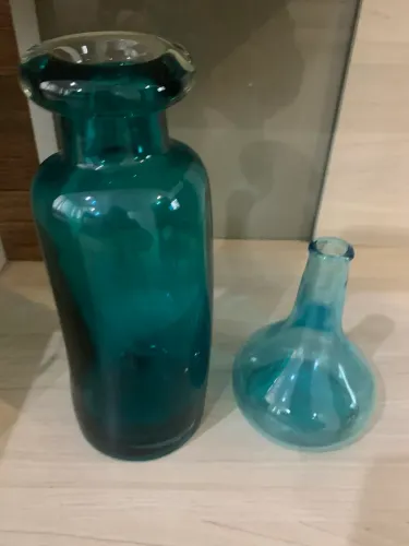 Conjunto de Vasos Decorativos em Vidro Azul - Design Elegante (2 Peças)