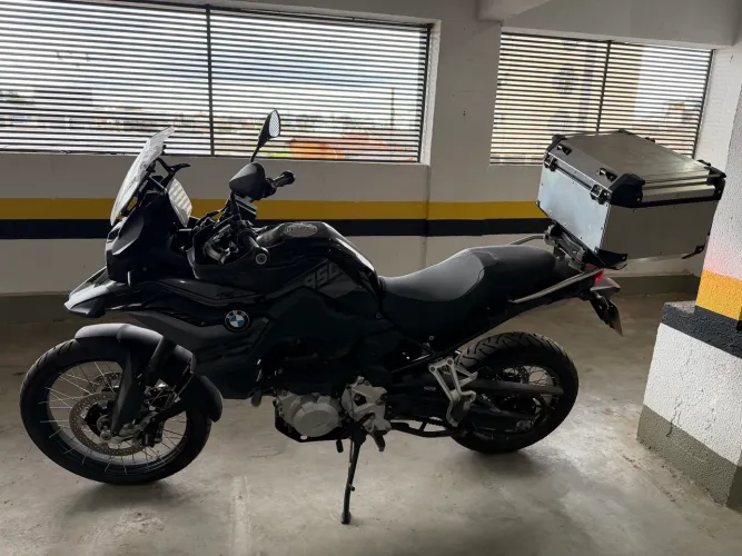 BMW F850 tripleblack