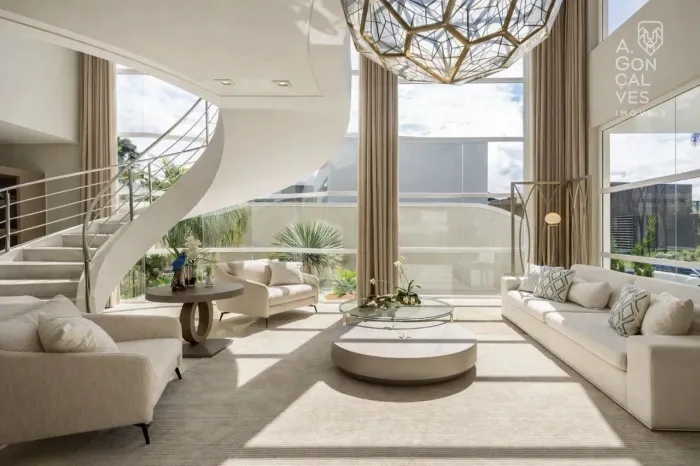 Casa 04 Quartos, varanda gourmet, piscina aquecida, Campo Comprido, Curitiba.