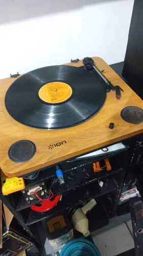Toca-discos Ion