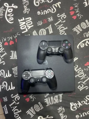Ps4 Slim 1TB Na Versão 12.02 2 Controles