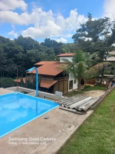 Excelente Sítio com área de terreno de 3.000m2, com casa, piscina - COND SAN REMO - CONTAG