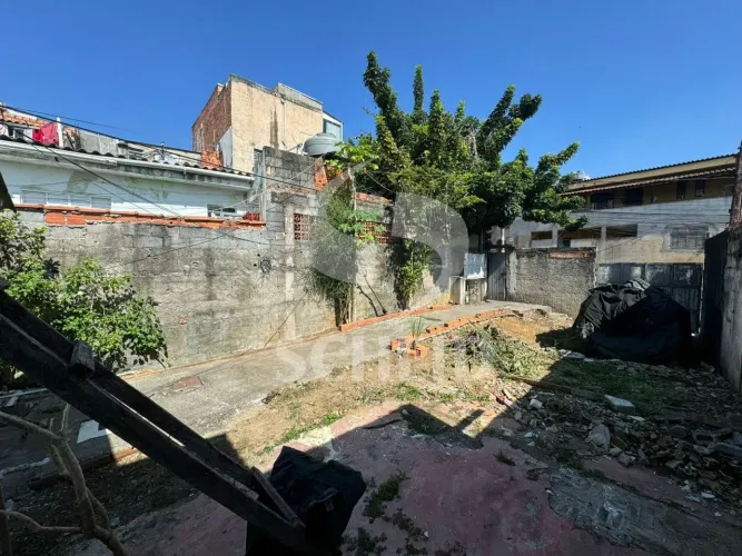 TERRENO COM 494M2 - POSSUI 3 CASAS TERREAS - PRÓXIMO A RUA JOSÉ NEVES