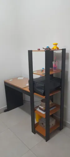 ESCRIVANINHA PARA ESTUDOS E HOME OFFICE COM ESTANTE LATERAL <br>