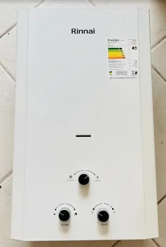 Aquecedor a Gás Rinnai Mecânico GLP 20L Branco Pilha Automático
