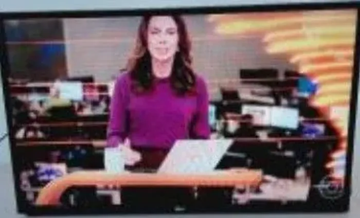TV 32 polegadas ( Não é Smart)