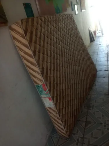 Colchão. Semi novo pra vencer centro fortaleza