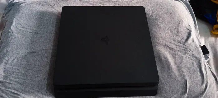 PS4 SLIM 