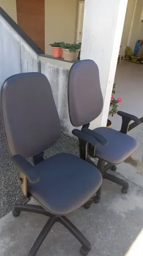 Cadeiras Presidente 350 cada, 600 as duas. 