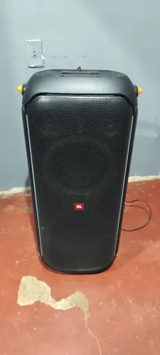 JBL partybox 710 usada