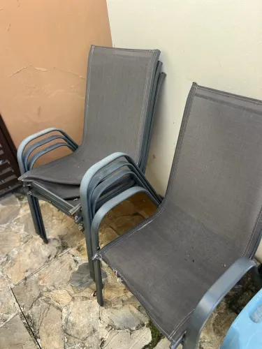 Conjunto de 4 cadeiras de ferro